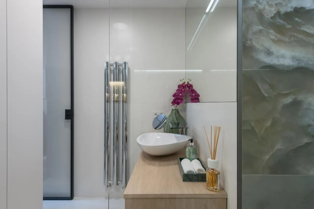 Fully Renovated Stylish Duplex In A Convenient Location Apartment Prague
