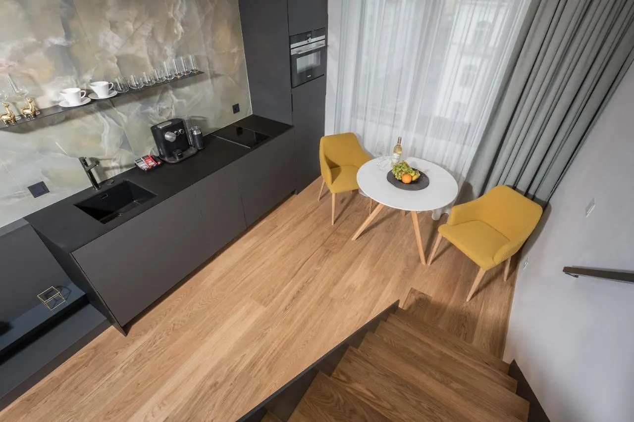 Fully Renovated Stylish Duplex In A Convenient Location Apartment Prague 0*,