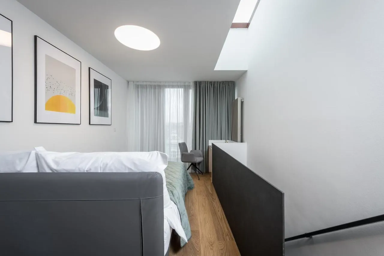Fully Renovated Stylish Duplex In A Convenient Location Apartment Prague